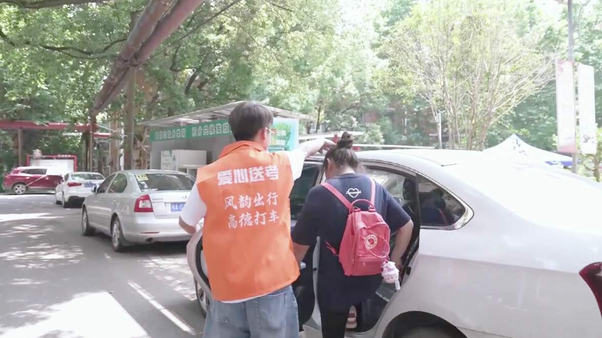 武汉基层治理“走新”更“走心”：议事桌聊出实在事，小哥公寓安下暖心家