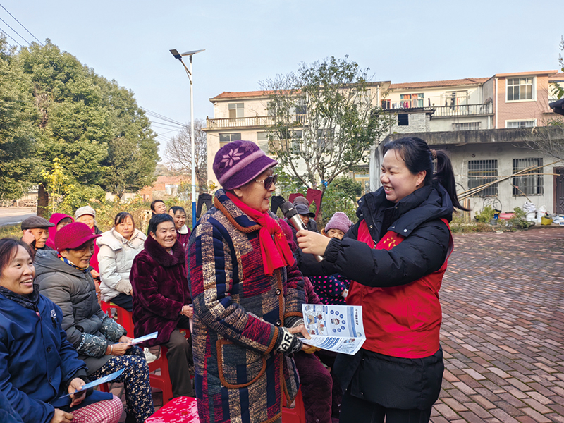科学用网护安全   反诈宣讲暖民心 双龙社区为老年居民筑牢网络安全防线