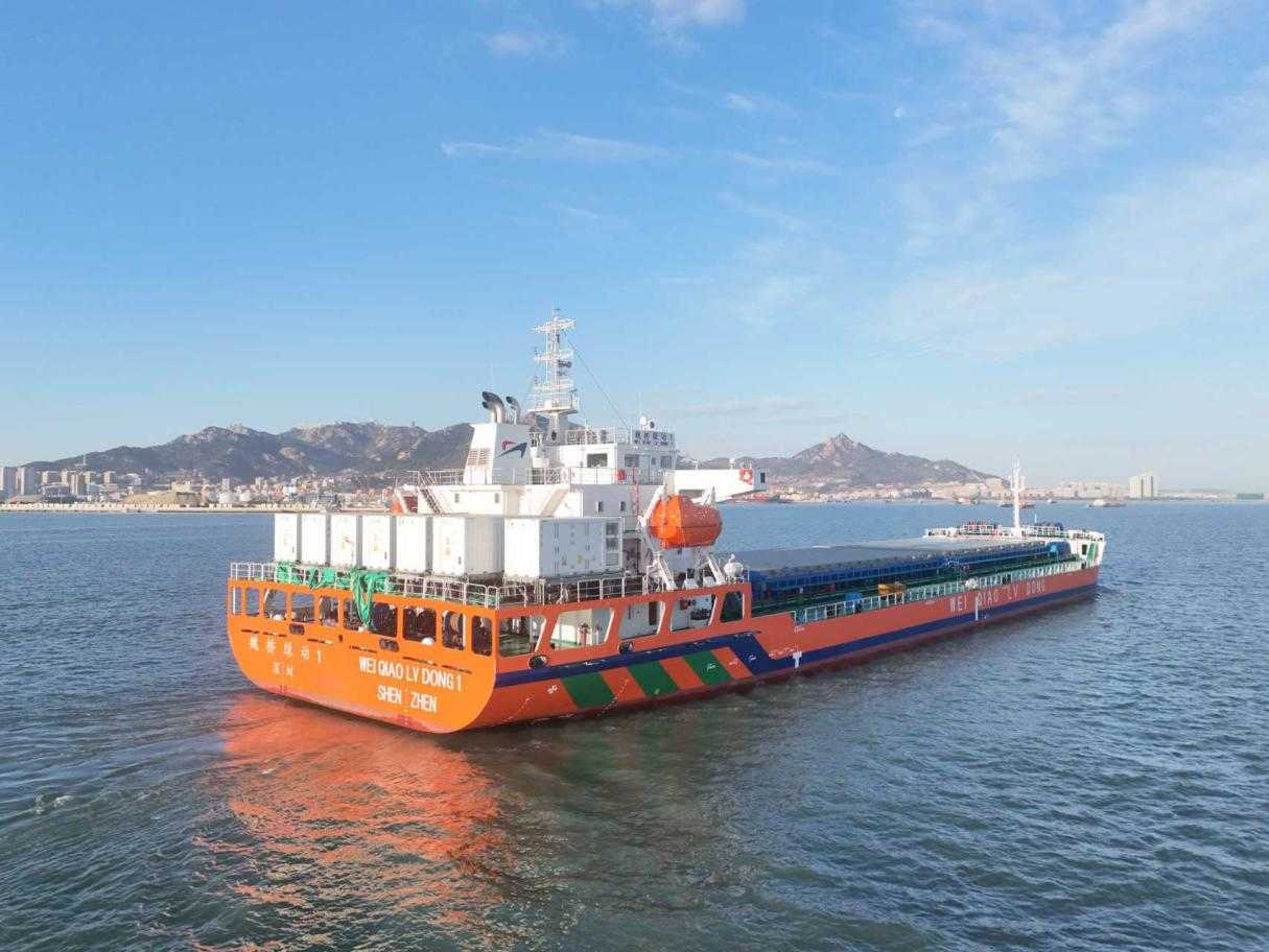 全球首艘万吨级近海新能源船开航，武汉理工大学研发