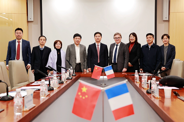 巴黎商学院校长奥利维耶·阿普泰尔一行来访