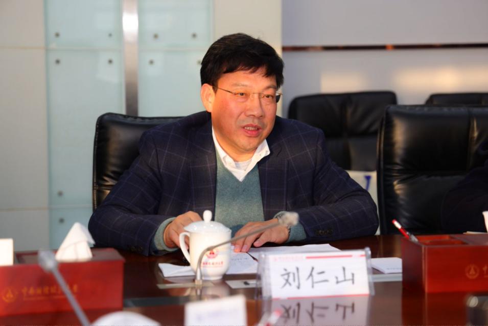 江汉区委政法委一行到访中南财经政法大学 共商校地法治合作新路径