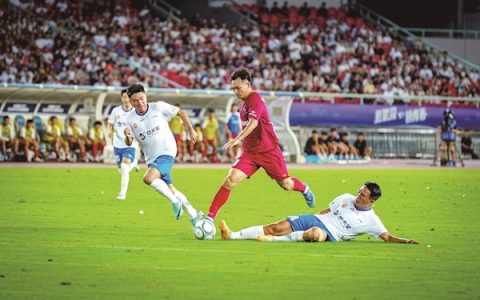 球队公开课  足球明星赛  球迷见面会 汉超“超级杯”今日上演巅峰对决