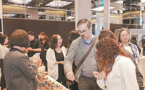 湖北柑橘企业在迪拜签约2000万美元 邀外商体验“柑橘寻根之旅”