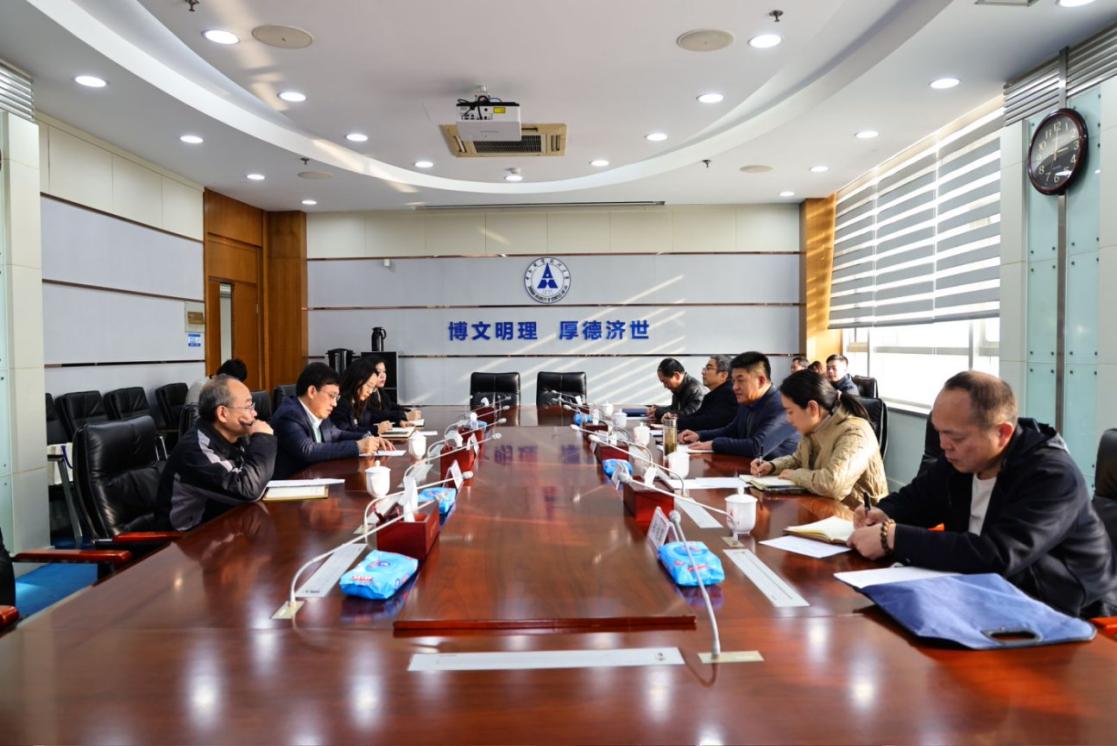 江汉区委政法委一行到访中南财经政法大学 共商校地法治合作新路径