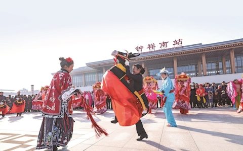 沪渝蓉沿江高铁武宜段昨日开通