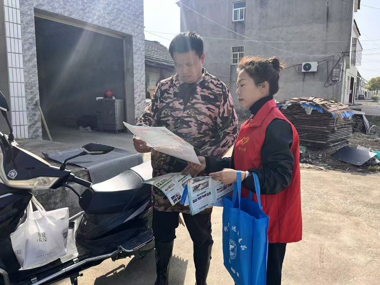 积玉口镇开展“禁毒宣传进家庭 防毒意识入民心”禁毒宣传活动