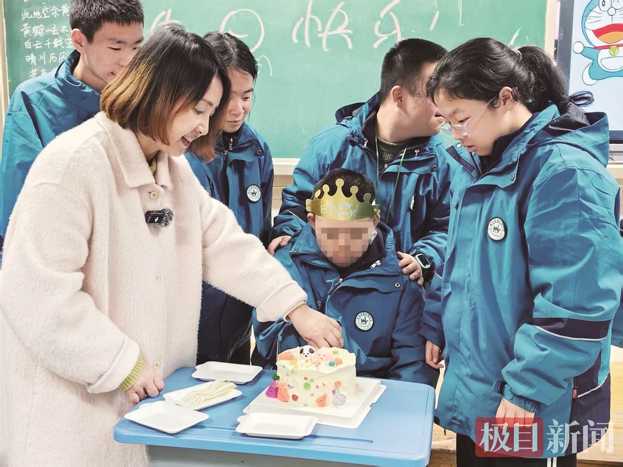 扎根特殊教育27年 三大特殊教育领域“通关教师” “魏妈妈”助力百余孩子圆梦大学