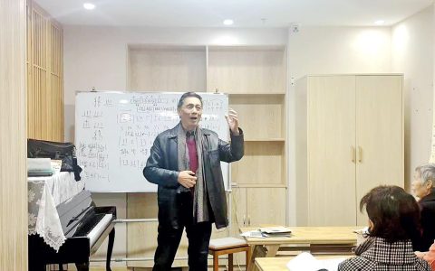 “活到老、学到老、奉献到老” 年已八旬的郭泰陆执教老年课堂二十载