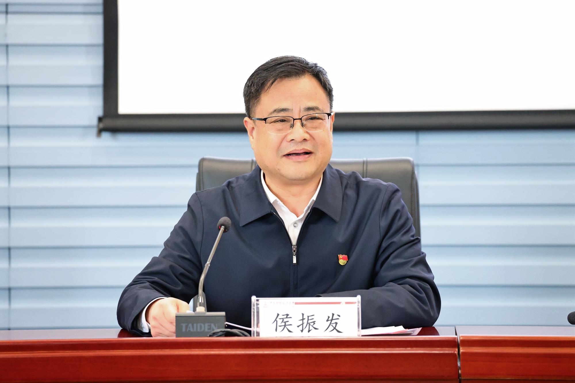 中南财经政法大学召开2025年度二级党委书记抓党建现场述职评议工作会暨“一融双高”现场交流会