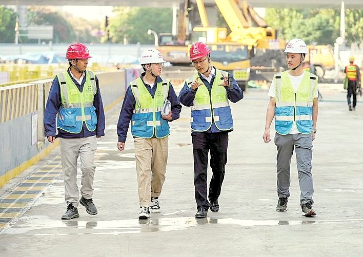 城镇新增就业连续四年超90万人，全省基本养老保险参保人数达到4540万人，85%中小学纳入教联体…… 这份民生答卷，写在千万人的笑脸上