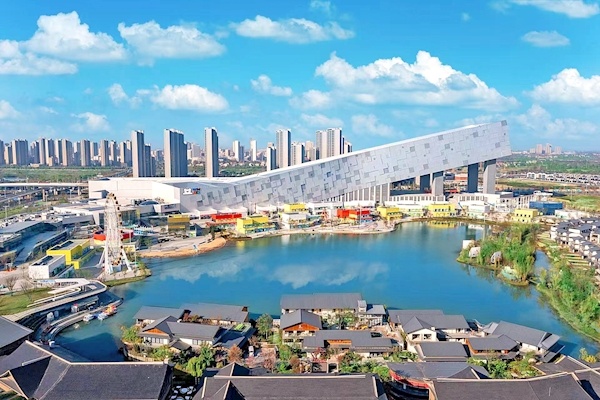 家门口就能滑雪 可抢150万元消费券 2025武汉大众冰雪季12月20日开启