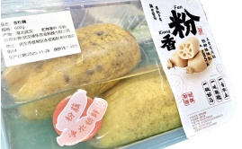 真空锁住新鲜味  全身“住”进水盒里 “穿”上新装的蔡甸莲藕更俏了