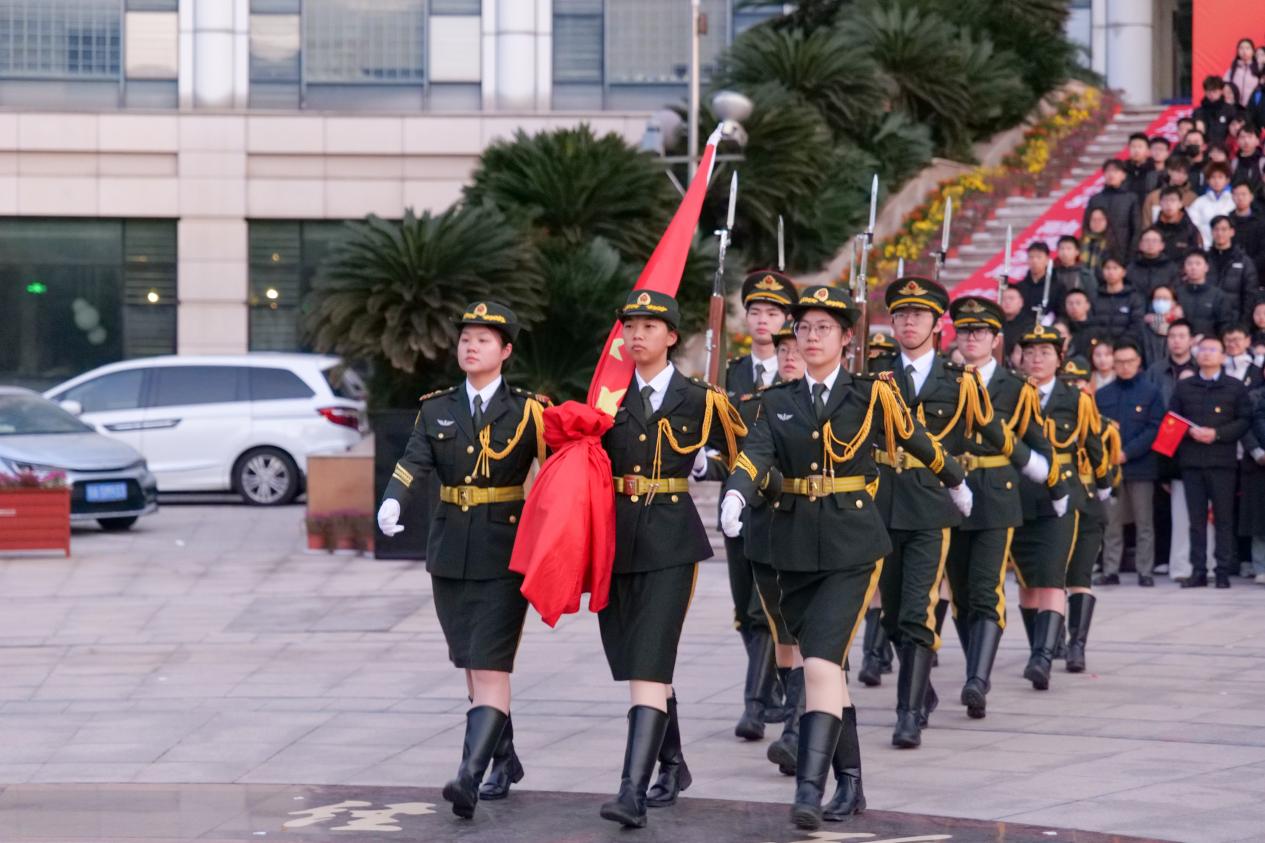 青春献礼“十五五”，砥砺奋进新征程——纪检监察学院（国家治理学院）、法与经济学院国旗故事会暨升旗仪式举行