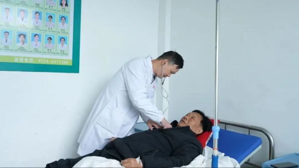 厚道的人 微醺的城 | 一对90后乡村医生夫妻的幸福感：守一盏灯 护一村人