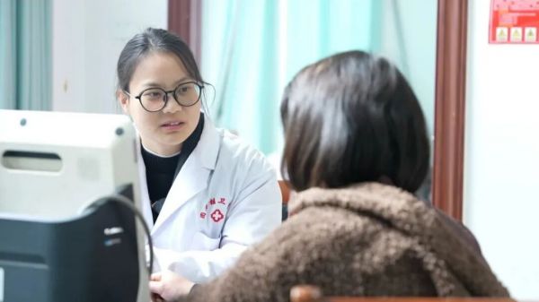 厚道的人 微醺的城 | 一对90后乡村医生夫妻的幸福感：守一盏灯 护一村人