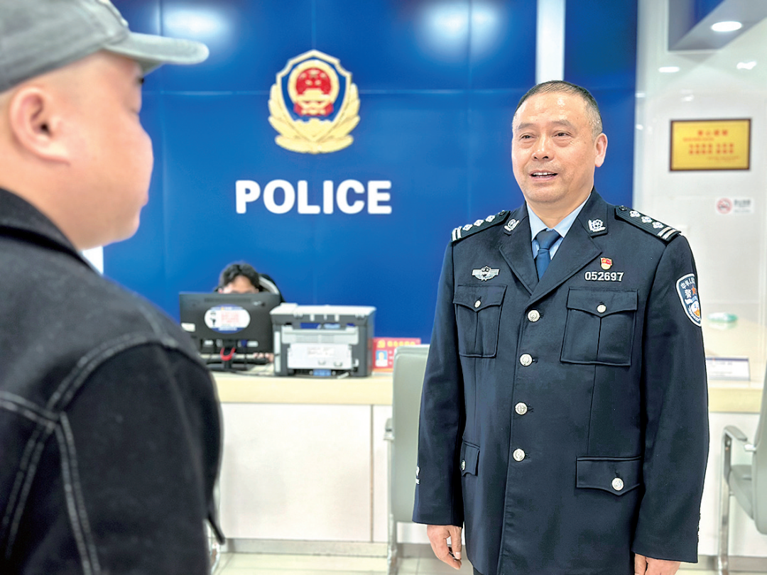 宋忠于：“汉语课堂”让少数民族居民在荆州有了“家”