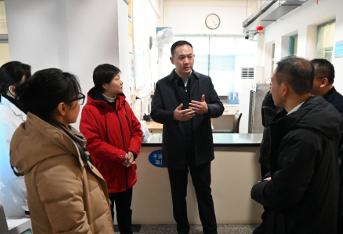 省卫健委领导到沙市区解放街道社区卫生服务中心调研基层卫生工作