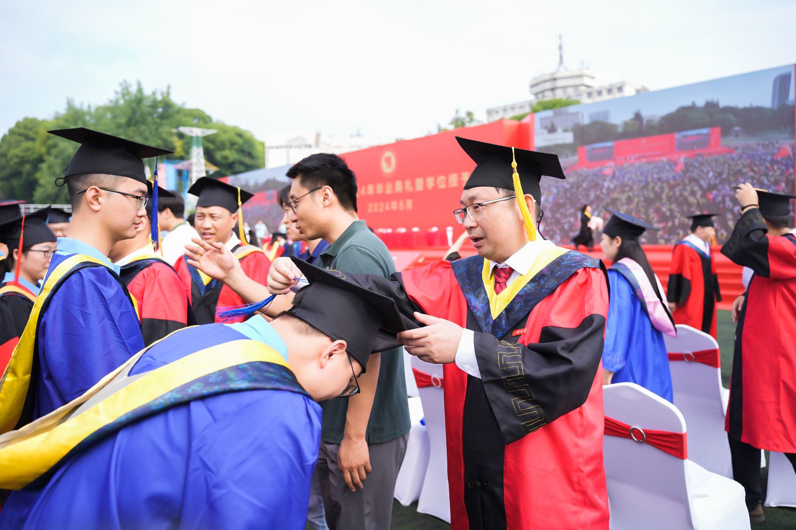 三峡大学举行2024年毕业典礼暨学位授予仪式