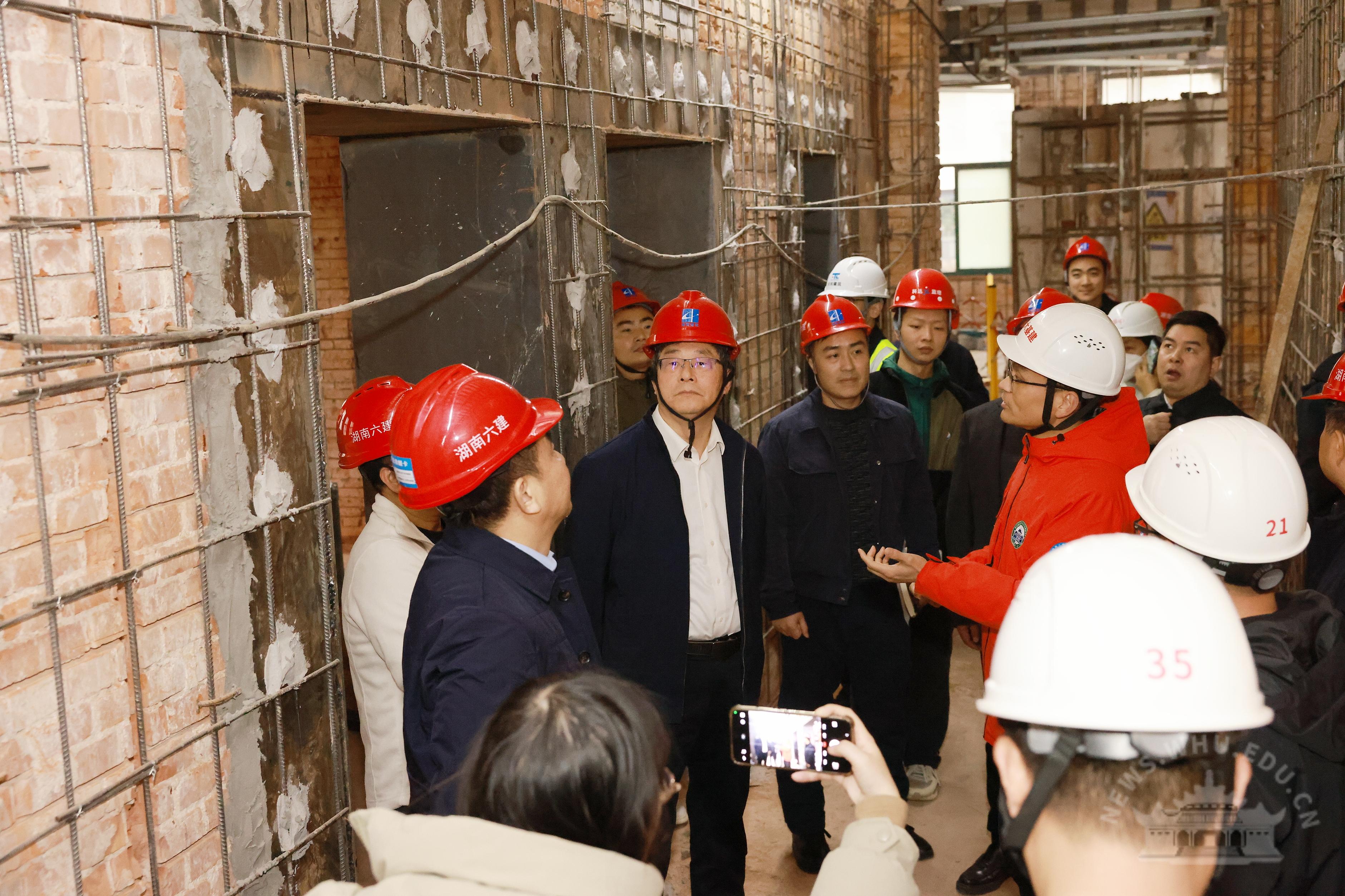 武汉大学开展寒假前安全工作检查