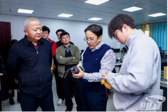 基金委信息学部2025 年度专家推荐类原创探索计划项目启动会暨创新技术发展论坛在校举行