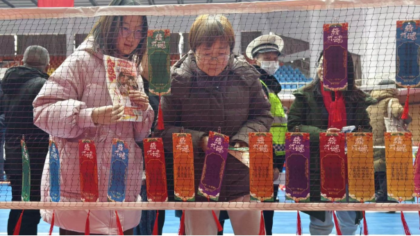 三峡大学2026年教职工迎新春集市活动圆满举行