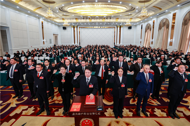 随州市五届人大六次会议闭幕