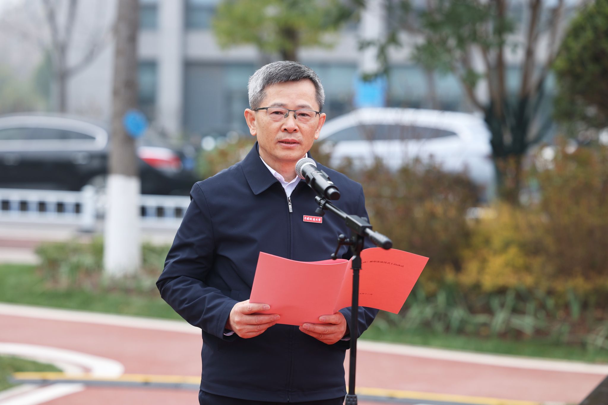 《元勋》群像雕塑落成仪式举行