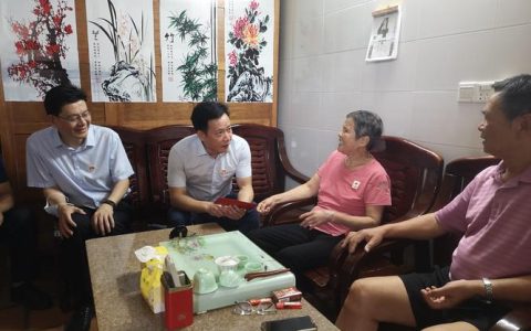 姚江林看望慰问值班值守工作人员