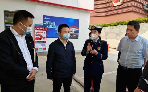 黄剑雄在宜昌北站调研元旦假期交通服务保障工作