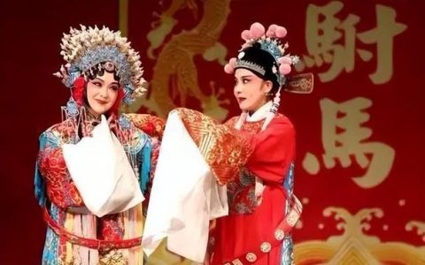 共唱黄梅 戏暖黄冈