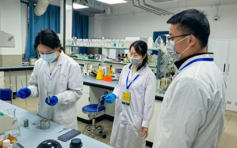 华中科技大学开展岁末实验室安全检查