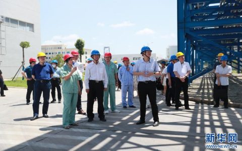 市人大常委会组织部分在黄全国、省人大代表开展集中视察活动