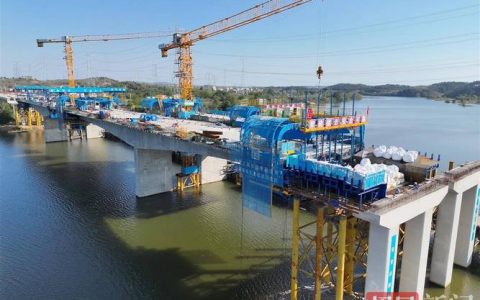 滠水河特大桥主桥合龙，武汉北六环预计2027年通车