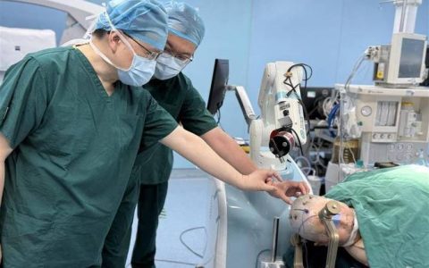 华中首例植入式脑机接口手术成功并启用门诊入选2025湖北十大科技事件