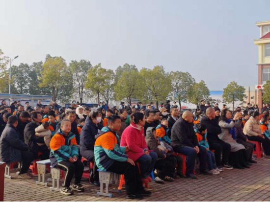 关爱特殊儿童,点亮希望之光——易视界公益在行动