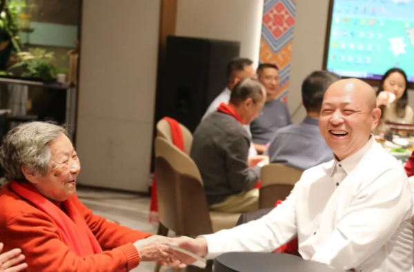 燕山映雪迎归客 邕水长流叙情深 ——北京校友举行 “双迎新” 联谊活动