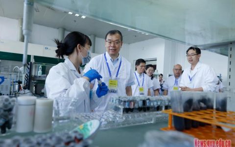 武汉科技大学领导带队开展武汉科技大学实验室安全自查及冷热设备、通风柜专项检查