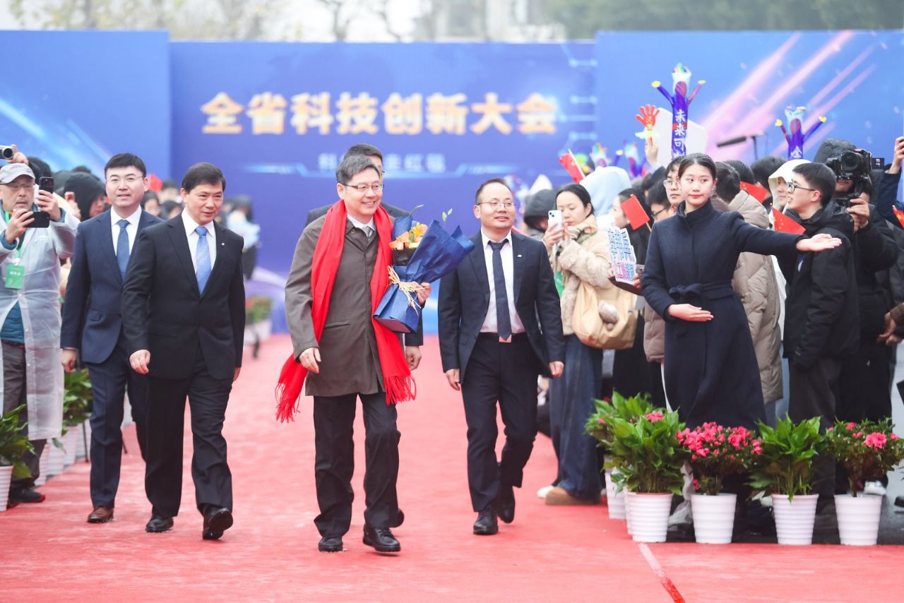 牢记总书记的嘱托丨一场科创赛道的“万马奔腾”