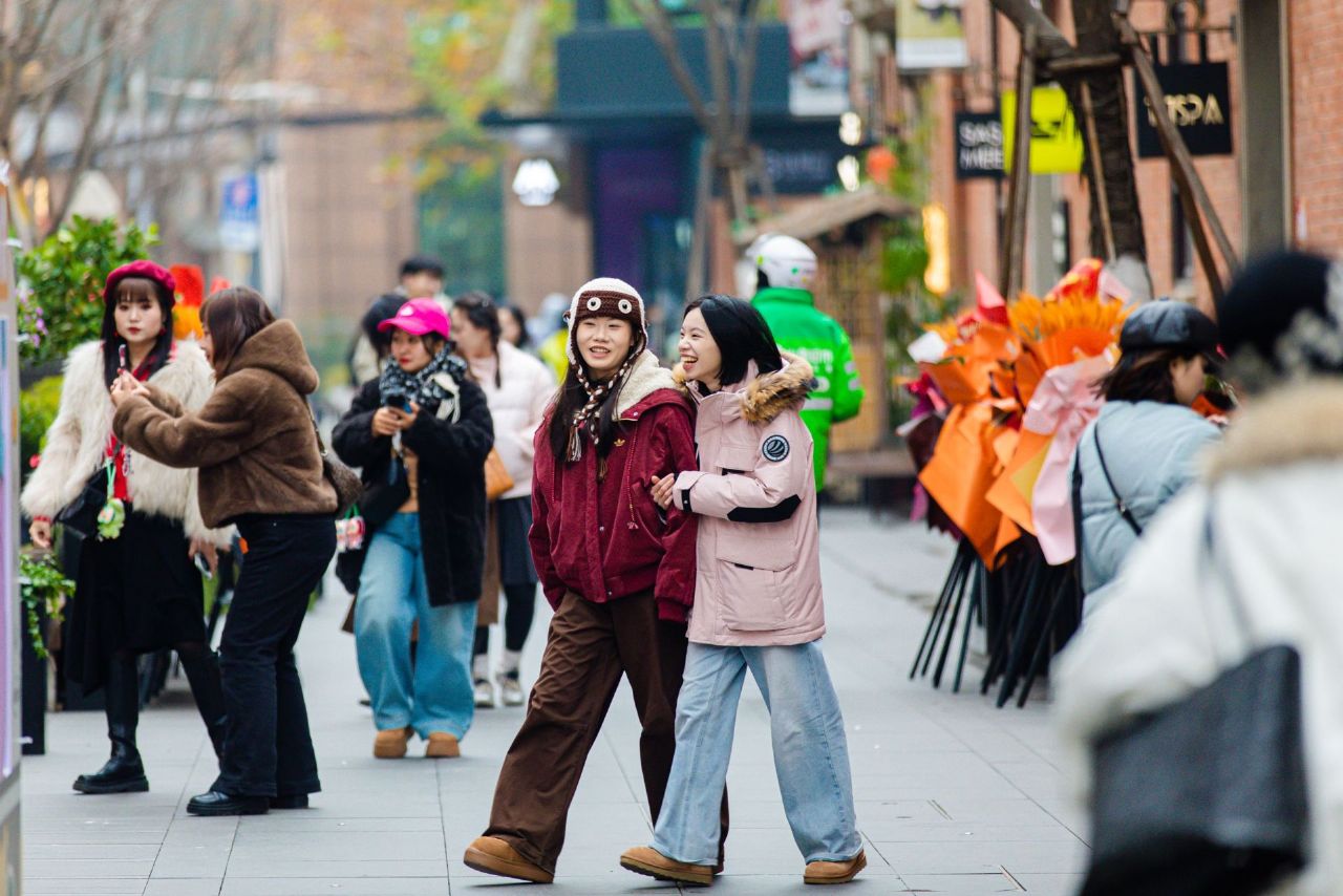百年历史街区咸安坊火出圈，吸引年轻人“为情绪买单”