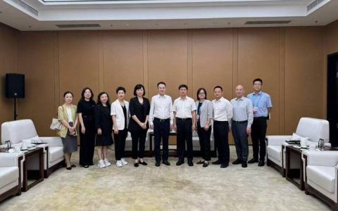 厦门会展集团董事长潘子万与福州工信局一行共商传统工艺长效合作机制