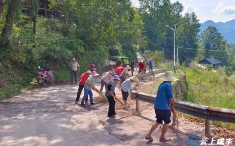 咸安多乡镇“清洁家园”涌热潮