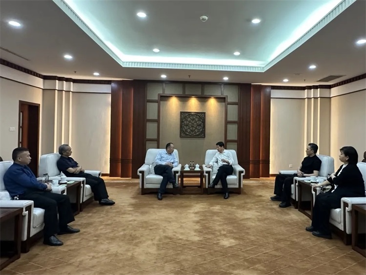 厦门会展集团董事长潘子万：借展会全球化平台，推动闽派工艺重塑产业价值链