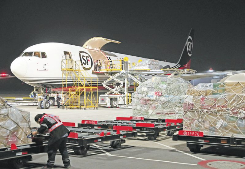 一台车、一座港、一块牌！黄石如何用五年重塑城市竞争力