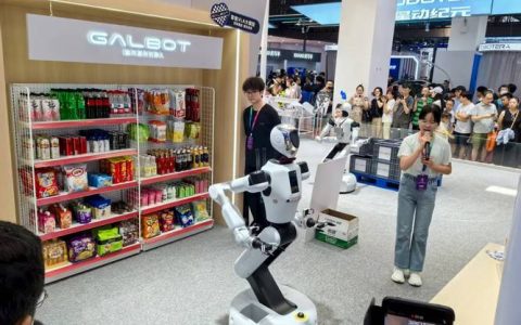 全球首创具身智能文旅零售舱落地贵阳， 中国移动携手银河通用机器人全城十舱首发 ！