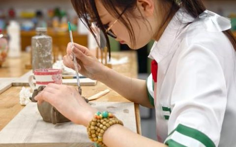 创业路上 | 从上海学艺归来，十堰女孩余萌纯手工修复古瓷——让残缺瓷器重焕新生