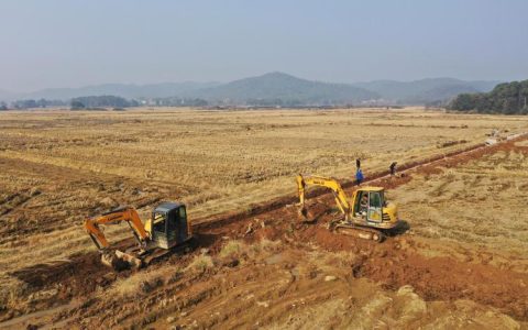 黄进调研高标准农田建设专项整治