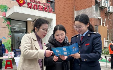 “税惠春风”暖商圈  赤壁税务便民服务直达末梢