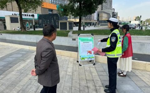 柔性执法  精准管控  宣传引导 咸安交警多举措护航学生平安路