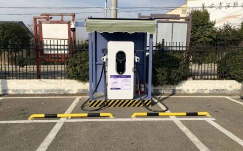 荆门国省道七大服务区配备充电桩