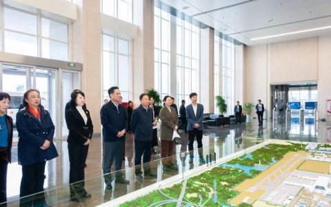程用文在鄂州花湖国际机场调研时强调：加强供需对接　推进港产融合